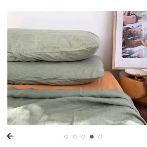 NWOT Dazed but Amazed - Eucalyptus - Queen Duvet Cover + 2 pillow slips + Tote